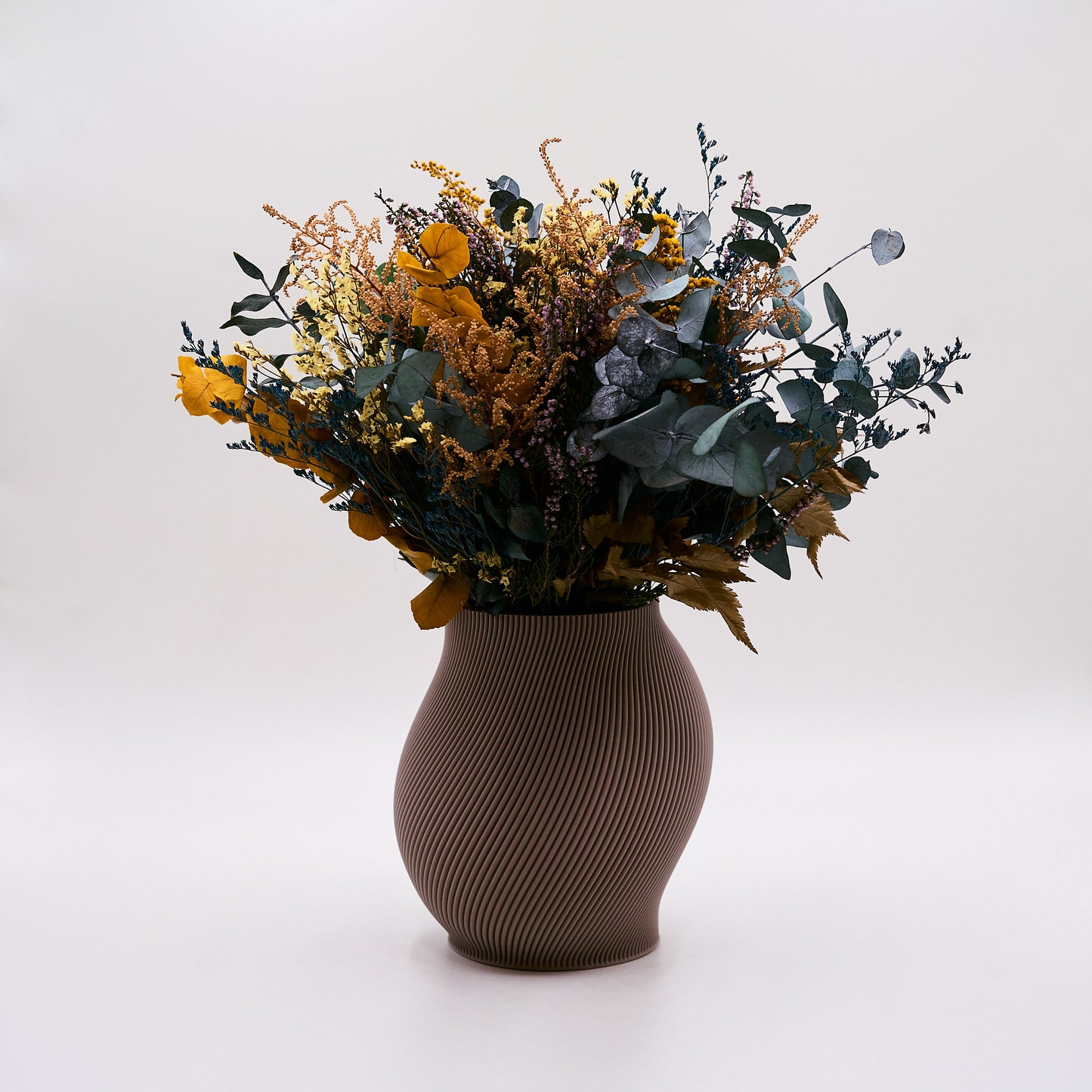 Nordlys signaturinstallation med præserverede elementer i grande størrelse