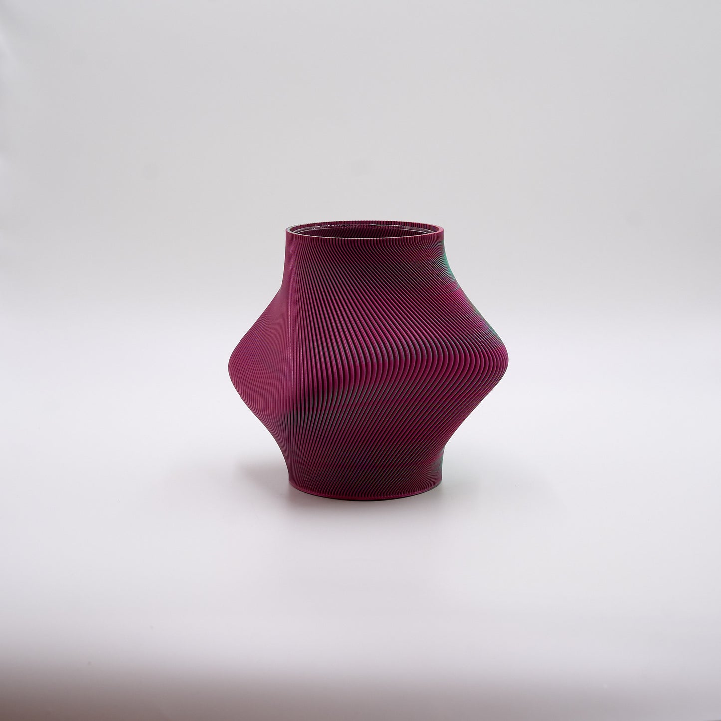 Bloz Blend 20 – farvestrålende 3D-printet vase i Watermelon med blob-lignende, organisk form
