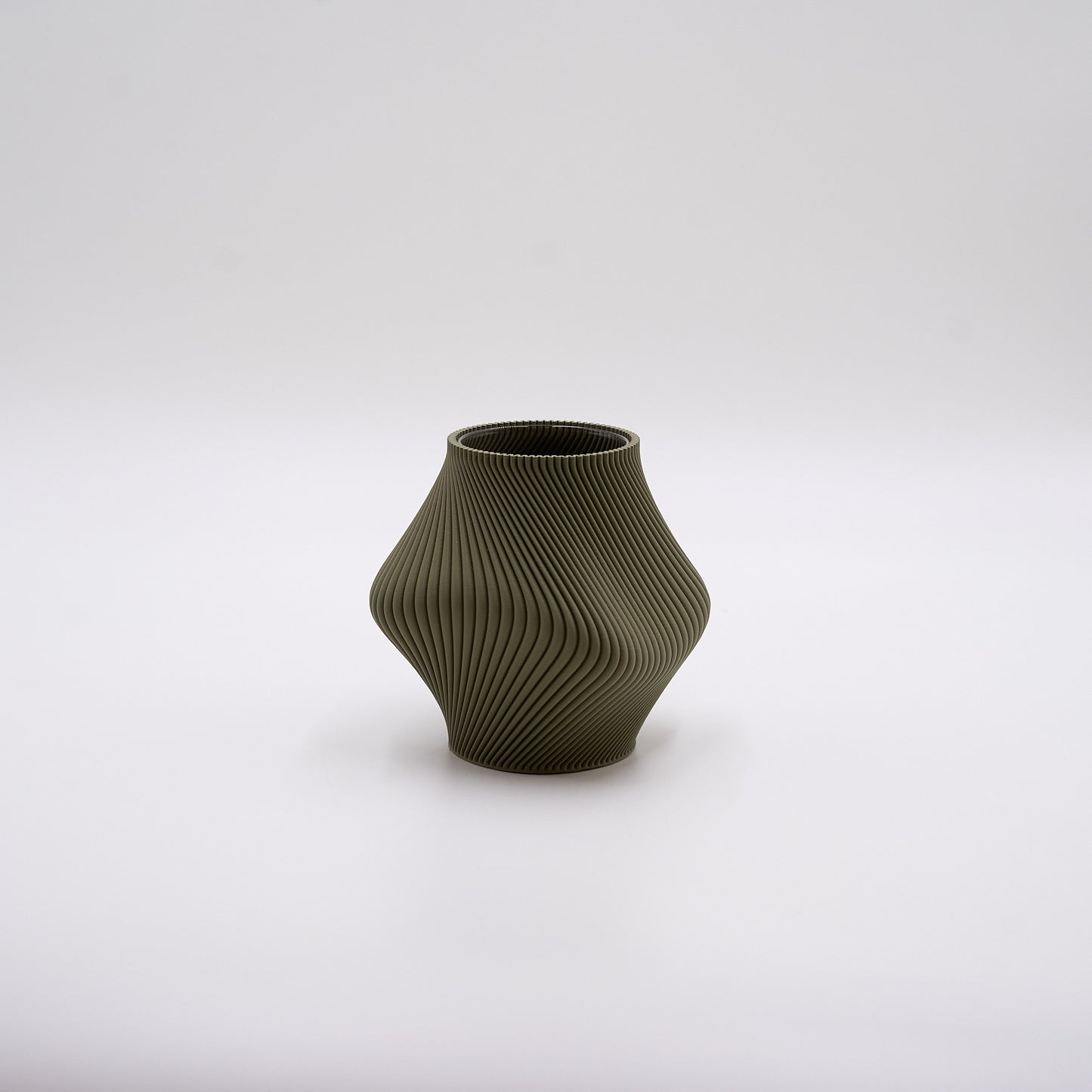 Bloz 14 – 3D-printet vase i Olive med asymmetrisk, blob-lignende form