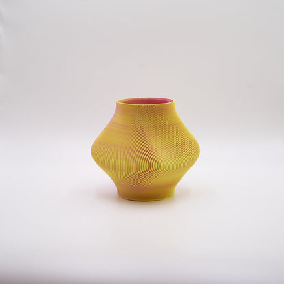 Bloz Blend 20 – farvestrålende 3D-printet vase i Cotton Candy med blob-lignende, organisk form